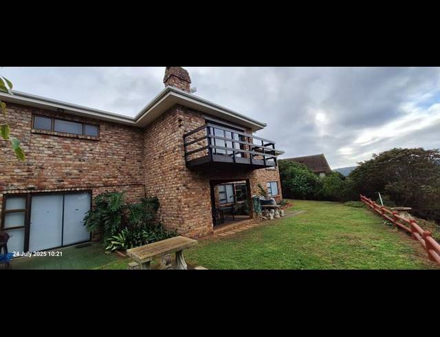6 BEDROOM HOUSE FOR SALE IN GROOT BRAKRIVIER CENTRAL